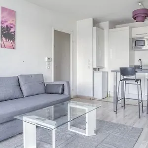 Proche De Paris Et Appartement